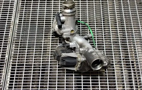 Mercedes-Benz B W246 W242 Throttle body valve 161A09287R 147173974R