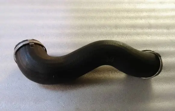 Volvo XC90 Intercooler hose/pipe 31261365