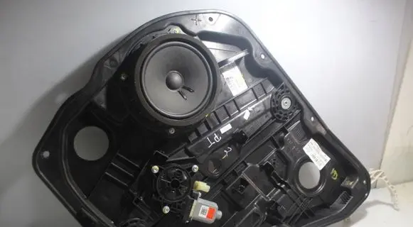 KIA Ceed Rear window lifting mechanism without motor