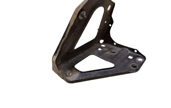 Audi A6 S6 C6 4F Fender mounting bracket 4F0821135 A1M008S10