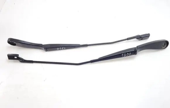 Ford Mustang Mach-E Front wiper blade arm LJ8B17526AA LJ8B17527AA