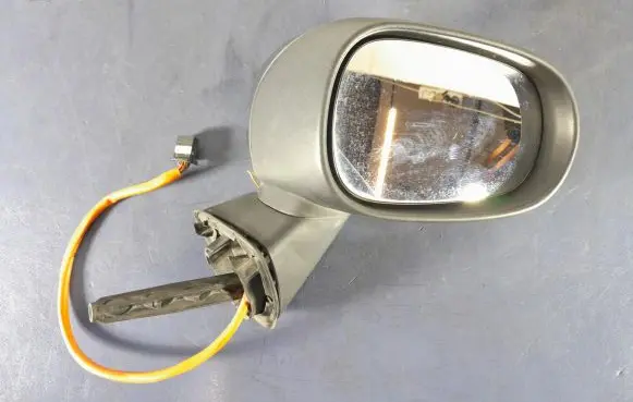 Renault Modus Front door electric wing mirror