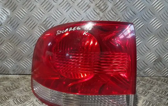 Volkswagen Touareg I Rear/tail lights 3U6945095K