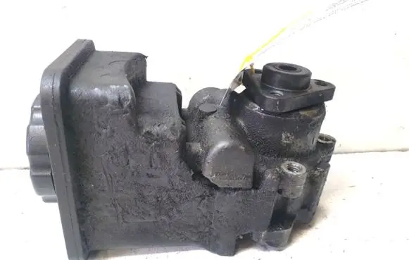 BMW 5 E39 Power steering pump 91208