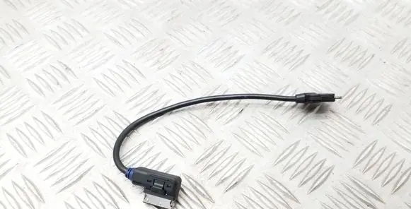 Audi A6 S6 C6 4F iPod connector socket 4F0051510K