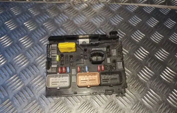 Peugeot 207 BSM Control unit 9661708180 BSML1000 BSML10
