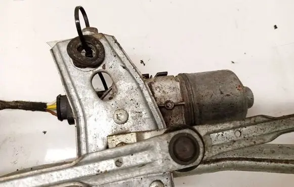 Opel Astra H Wiper motor 0390241538