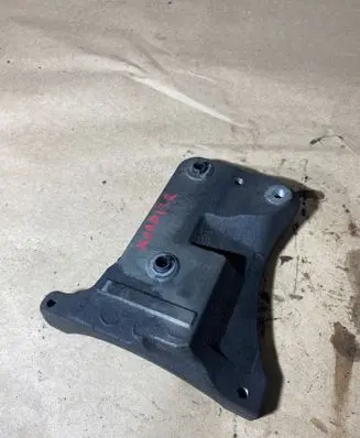 Rover 75 A/C compressor mount bracket JPD100630