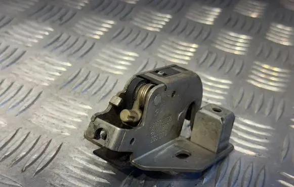 Mercedes-Benz Sprinter W901 W902 W903 W904 Rear door lock A9067400035 ZGS010