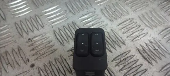 Opel Astra G Front door window switch trim 13363201