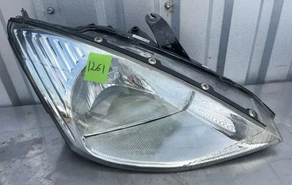 Ford Focus Headlight/headlamp 205675Z