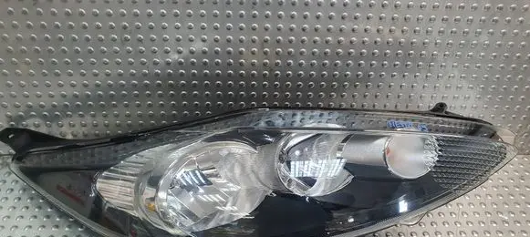 Ford Fiesta Headlight/headlamp 8A6113W029AG