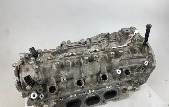 Mercedes-Benz CLA C118 X118 Engine head A2820163600 A2820150300 A230541230261