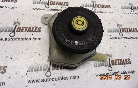 Honda Civic Brake fluid reservoir 