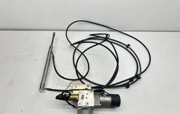 BMW 7 E65 E66 Tailgate hydraulic pump motor 7015009