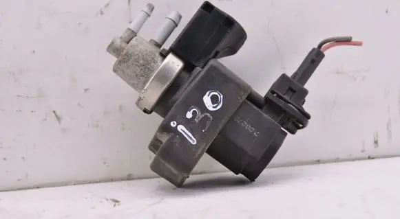 Hyundai i30 Turbo solenoid valve 700272