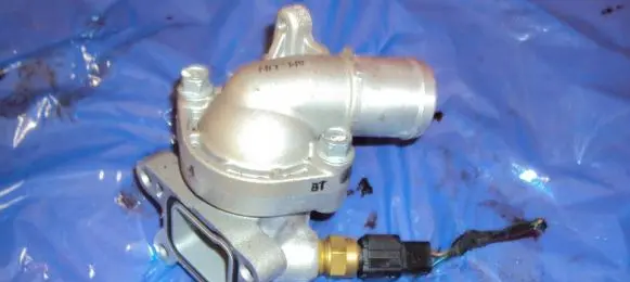 Hyundai i30 Thermostat housing 