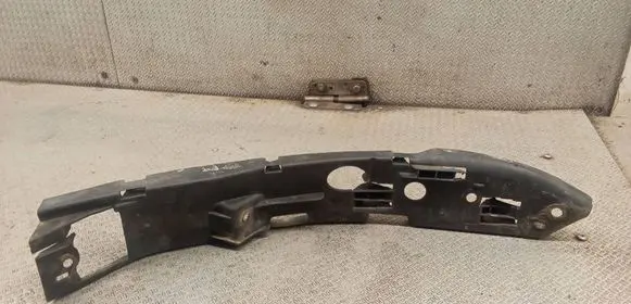 Volkswagen Touareg I Front bumper mounting bracket 7L6807184A