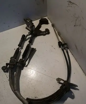Gear shift cable linkage