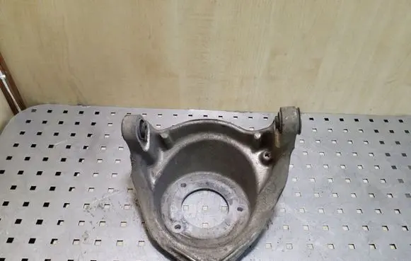 Coil spring mount