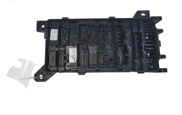 KIA Sorento Fuse module 911613E011 1007712003 BE0110707130129