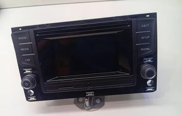 Volkswagen Touran II Radio/CD/DVD/GPS head unit 510035869 703MAHU064345
