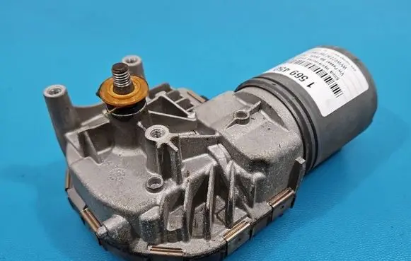 Volkswagen PASSAT B6 Wiper motor 0390241791 IMPRK1569450