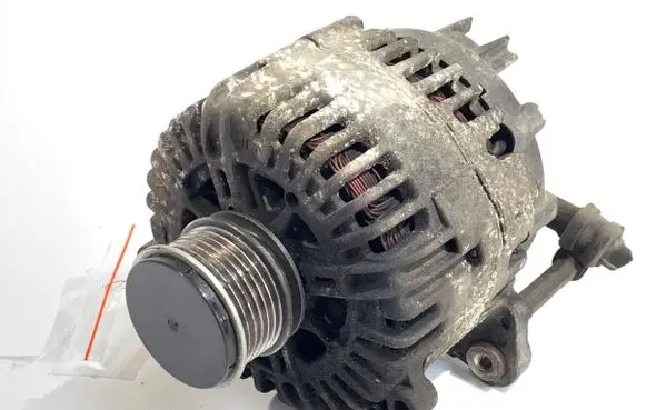 Volkswagen Golf V Generator/alternator 06F903023C