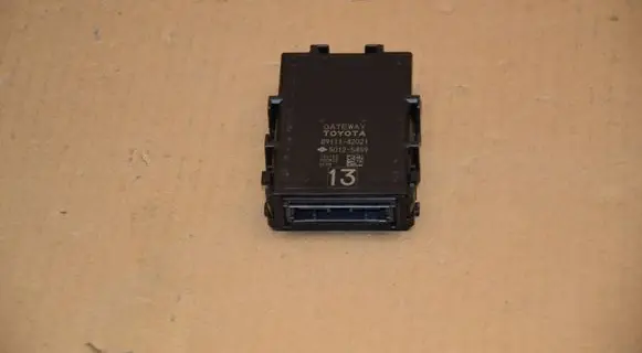 Toyota RAV 4 (XA40) Gateway control module 8911142021 50125459 11937