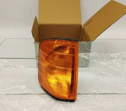 Mercedes-Benz 190 W201 Front indicator light 1305232912 A2018260143 2018260143