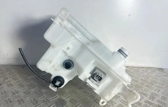 Lexus RC Windshield washer fluid reservoir/tank HLC33137