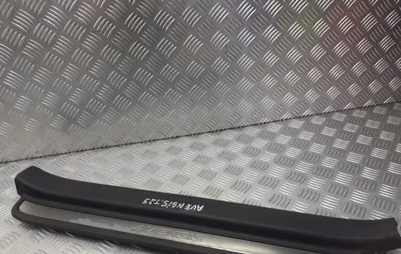 Toyota Avensis T250 Sill supporting ledge 67914-05050
