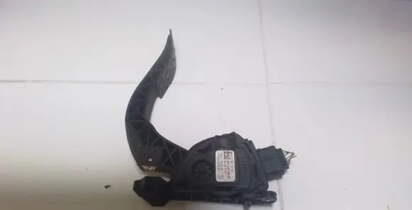 Audi A6 S6 C6 4F Accelerator throttle pedal 8K1723523 6PV00950501