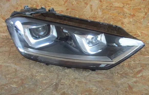 Volkswagen Golf Sportsvan Headlight/headlamp 517941032B