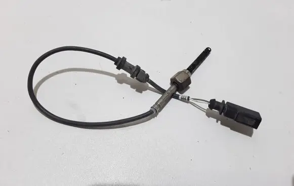 Volkswagen Touran I Exhaust gas temperature sensor 06F906088