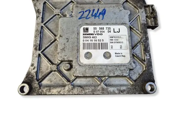 Opel Astra J Engine control unit/module 55568735 5WK9463 0041616525