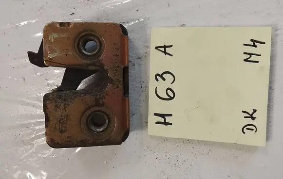 Volkswagen PASSAT B4 Seat back rest lock catch 441973353