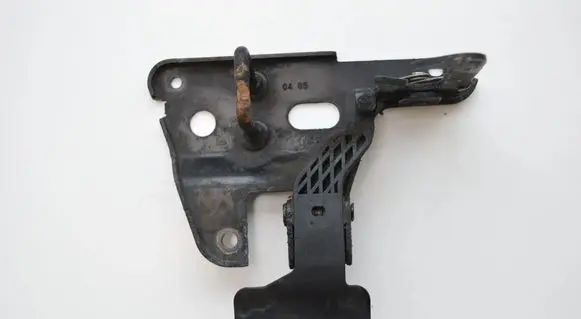 Audi A6 S6 C6 4F Engine bonnet/hood lock/latch loop/hook 4F0823480A