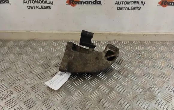 Mercedes-Benz E W211 Engine mounting bracket A6422230704