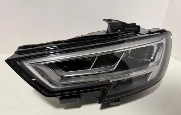 Audi A3 S3 8V Headlight/headlamp 8V0941033C