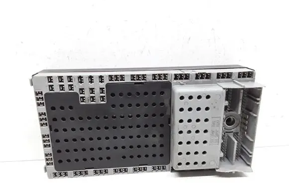 Volvo S60 Fuse module 8645541 9452553