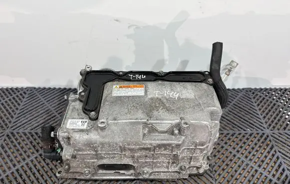 Lexus CT 200H Voltage converter inverter G920076040