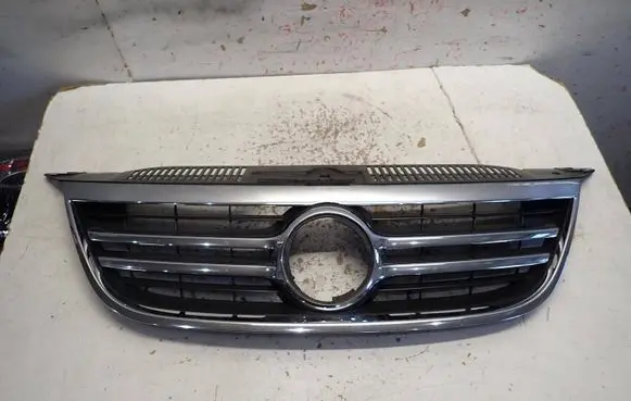 Volkswagen Tiguan Front grill 5N0853653A