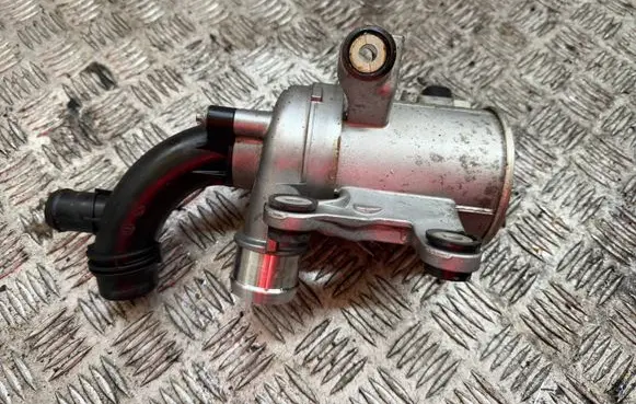 Mercedes-Benz E W213 Water pump A2742000207