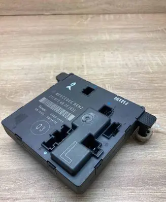 Mercedes-Benz E W211 Door control unit/module 2118704026 00006805USED