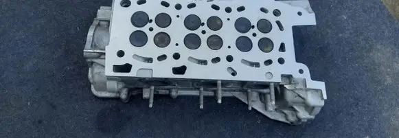 Infiniti QX70 S51 Engine head 01590