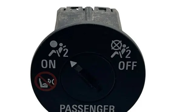 Passenger airbag on/off switch