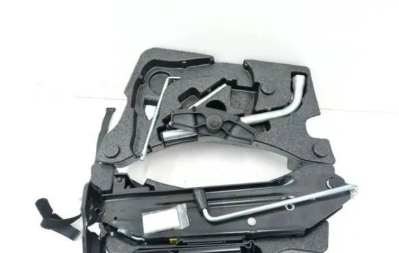 Porsche Cayenne (92A) Tool set 7P5012177B