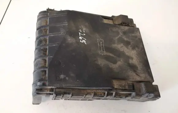 Volkswagen PASSAT B6 Fuse box cover 1k0937132