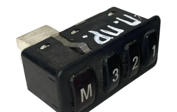 BMW 5 E39 Seat control switch 8352160